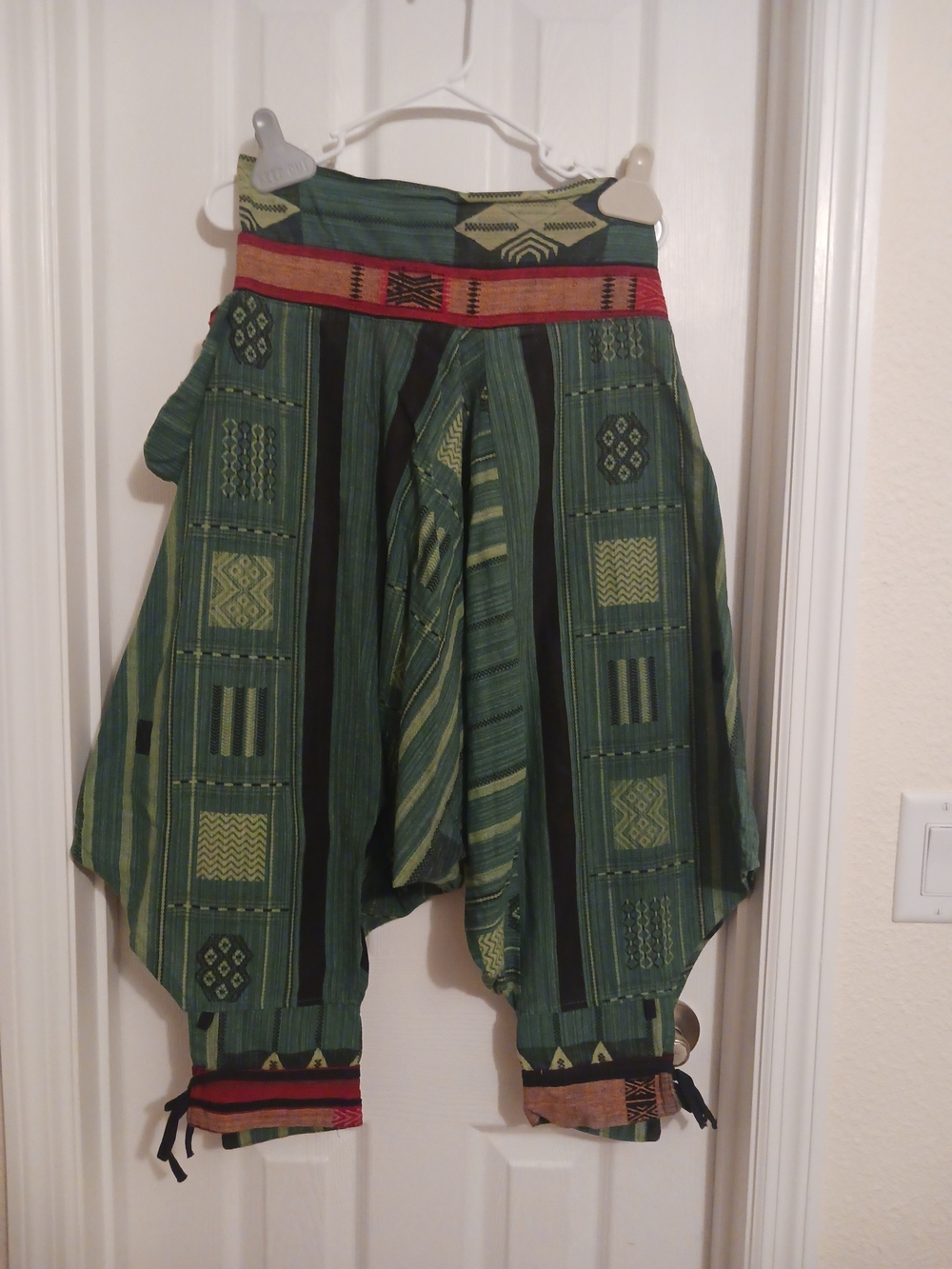 Thai Green Patterned Cropped Harem Pants - Bohemian Ankle Pants S/ M
